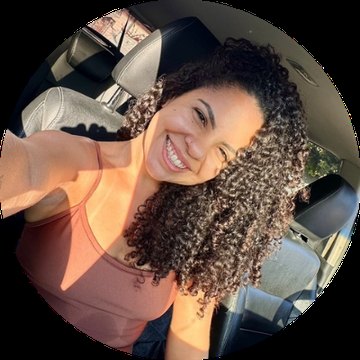 Joyce Souza, social media