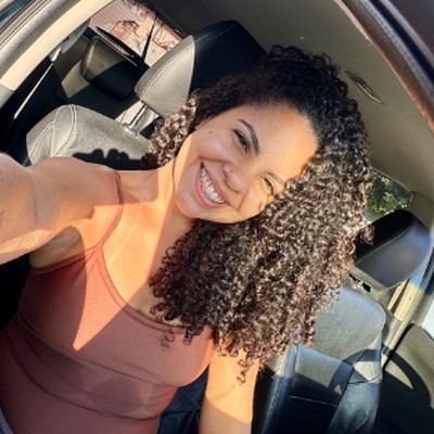 Joyce Souza, social media