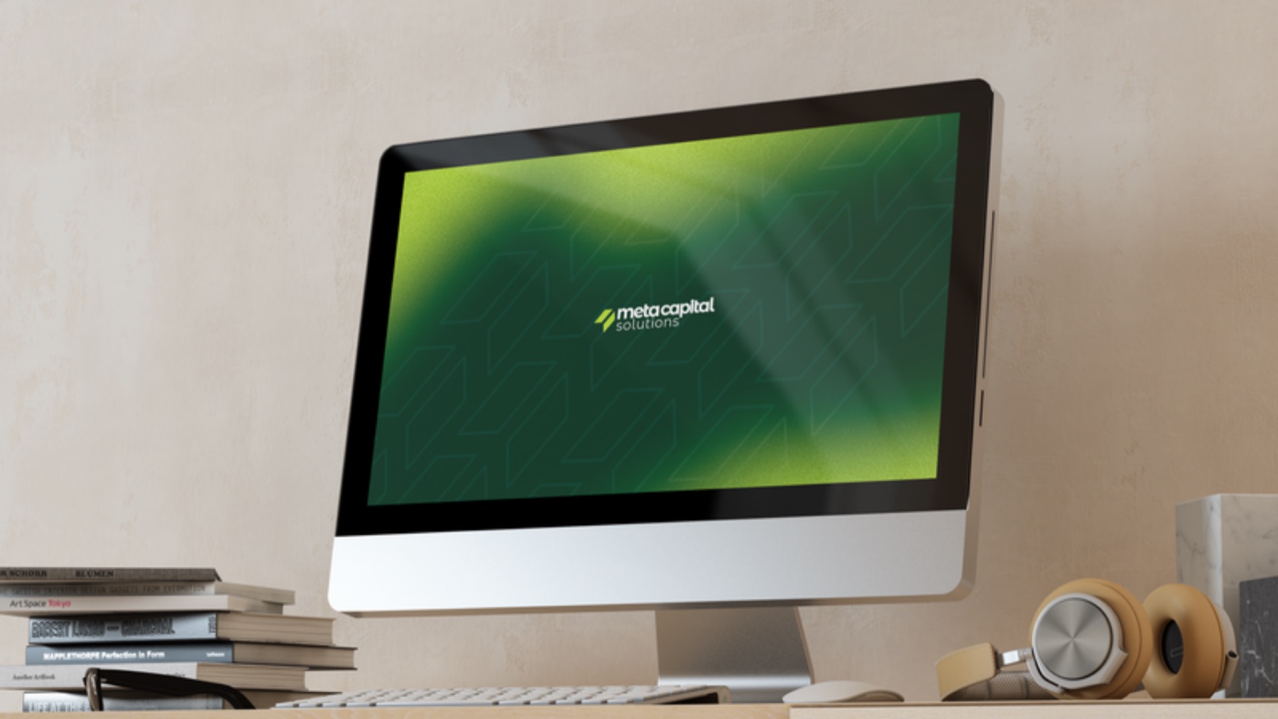 Computador com a logo sobre um fundo verde degradê com a pattern